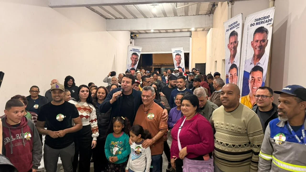 Tarcísio do Mercado e Elvis Cezar reúnem centenas de moradores de Cajamar em apoio a Wesley Cezar