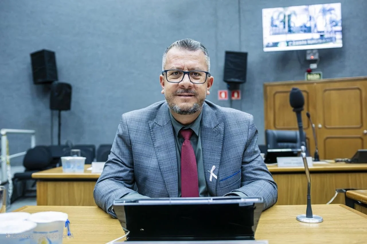 Na sessão ordinária realizada no dia 14 de outubro, a Câmara Municipal de Cajamar aprovou, em iniciativa conjunta dos vereadores Adriano Enfermeiro (União Brasil) e Dr. Vinicius Zago (PSB), o Projeto de Lei nº 125/2026.