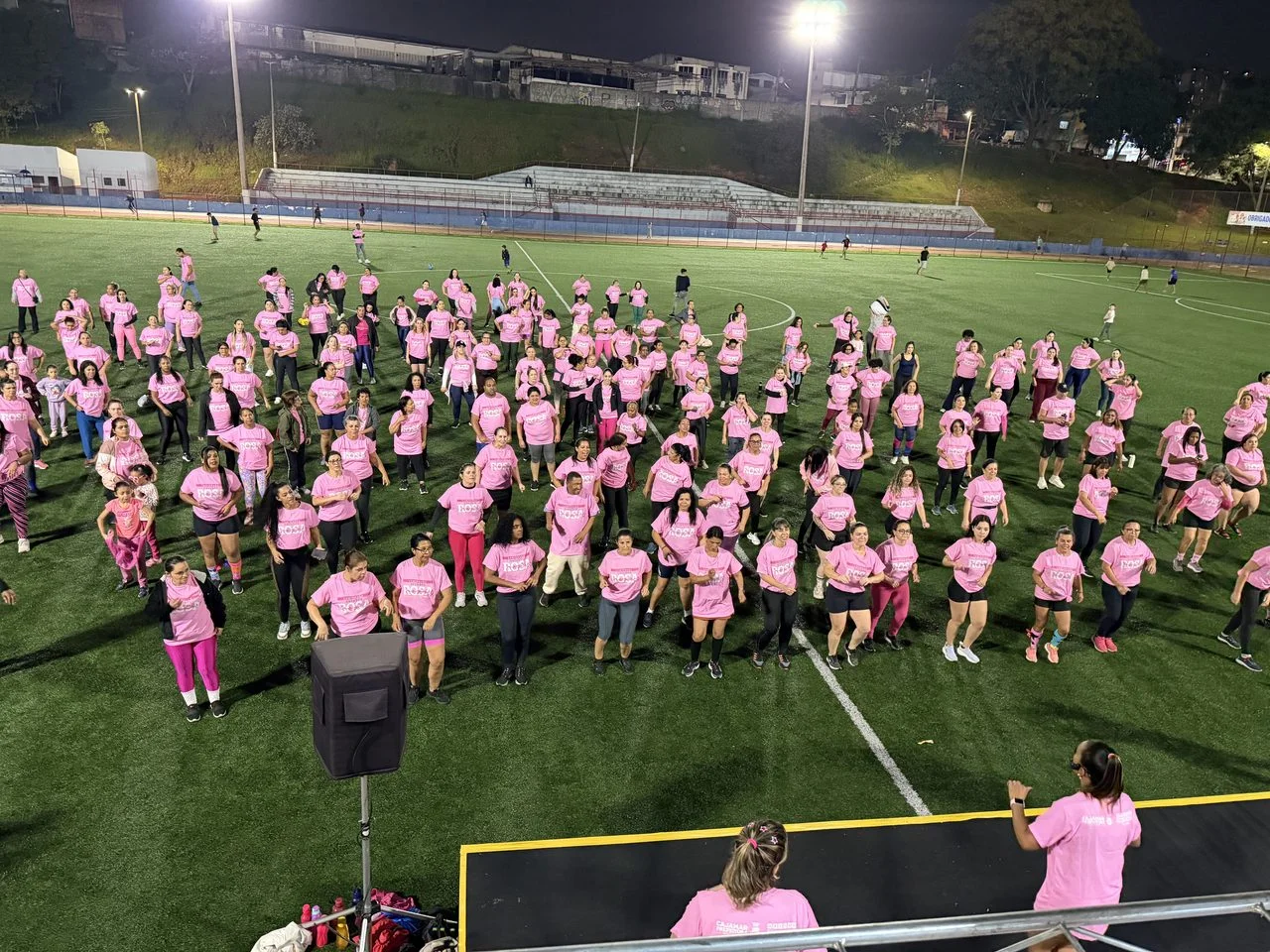 Aulão Outubro Rosa reúne dança, conscientização e solidariedade em Cajamar