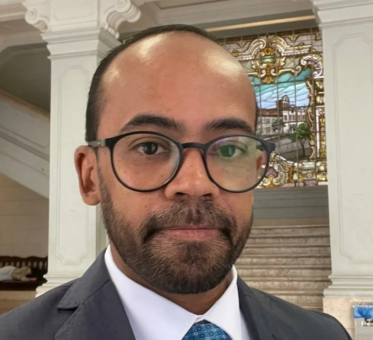 Uma imprensa livre não pode trabalhar sob vigilância     Por Francisco Nascimento, professor de Direito Constitucional da Estácio