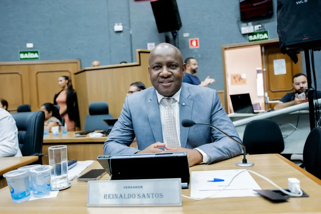 Reinaldo Santos propõe ampliação do prazo para receitas médicas em Cajamar Indicação busca estender validade das receitas para 180 dias, beneficiando pacientes de doenças crônicas