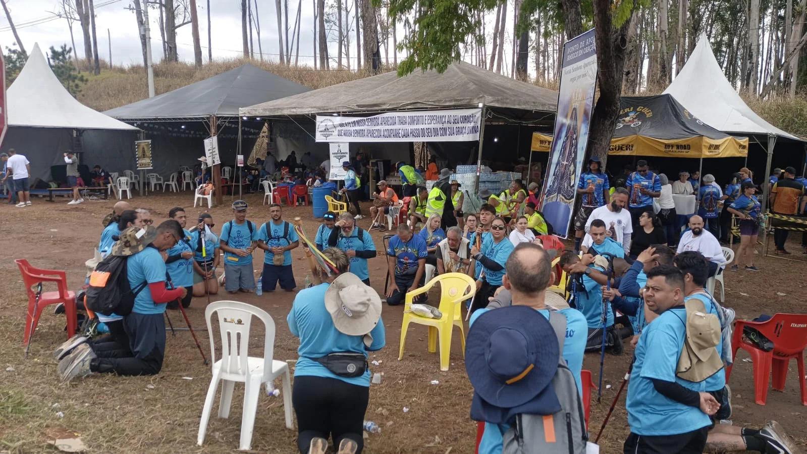 Ponto de Apoio aos Romeiros oferece acolhimento na Via Dutra durante caminhada para Aparecida Grupo de Jarinu e Pindamonhangaba realiza há 11 anos ação em Pindamonhangaba com alimentação, descanso, atendimento de enfermagem, massagem e oração