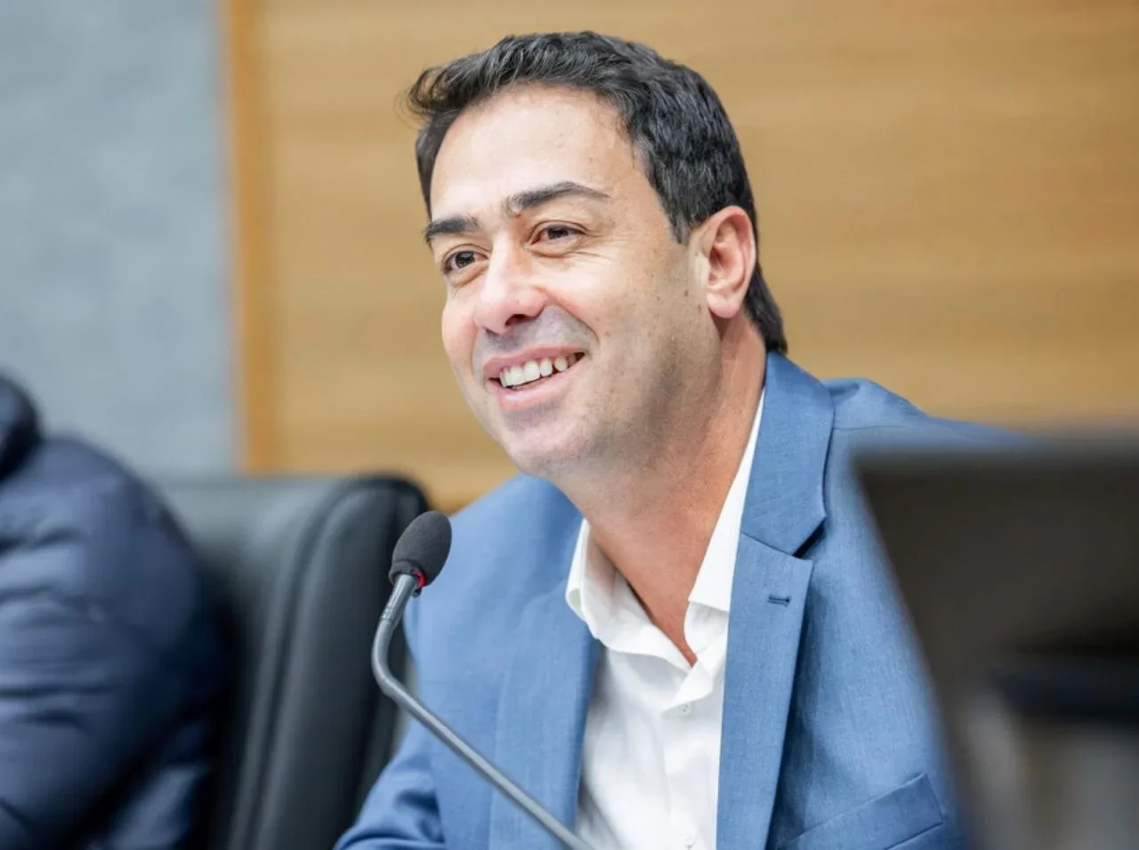 Vereador Saulo cobra reforma e melhorias na USF Carlos dos Santos, no Portal dos Ipês
