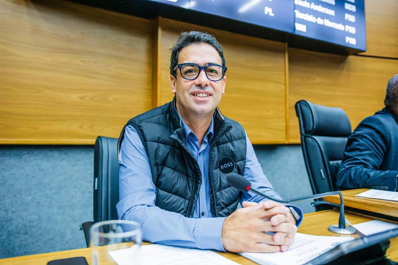 Vereador Saulo solicita informações sobre a construção de praça de lazer no Cimiga