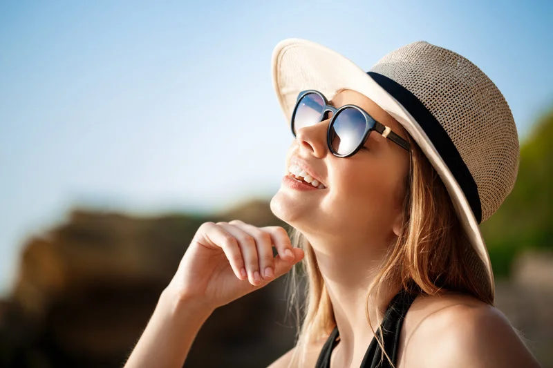 Calor intenso reforça cuidados com a saúde dos olhos  Radiação ultravioleta pode provocar queimaduras, lesões na retina, catarata e, em alguns casos, aumentar o risco de câncer ocular