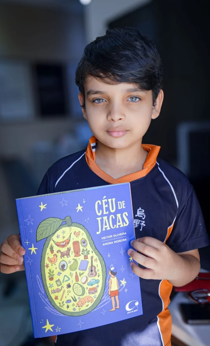Aluno da rede municipal de Cajamar lança livro na Bienal de São Paulo