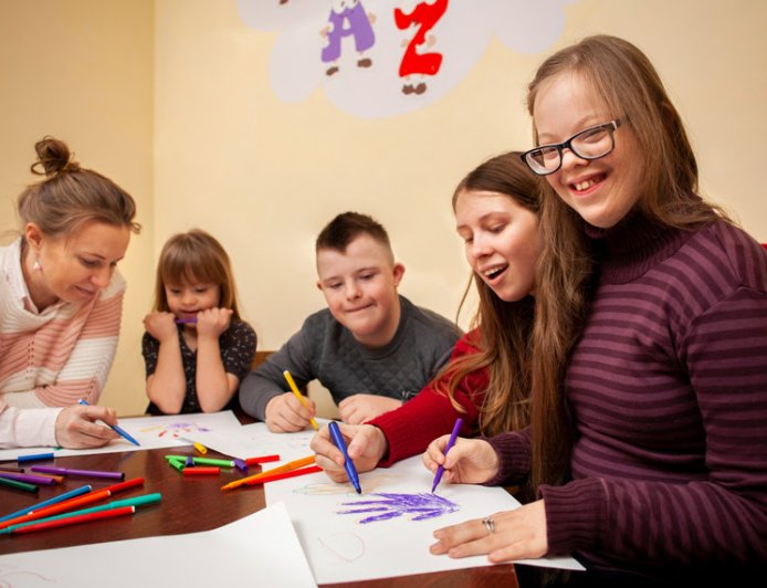 Educação inclusiva: avanços e desafios na integração de alunos com necessidades especiais