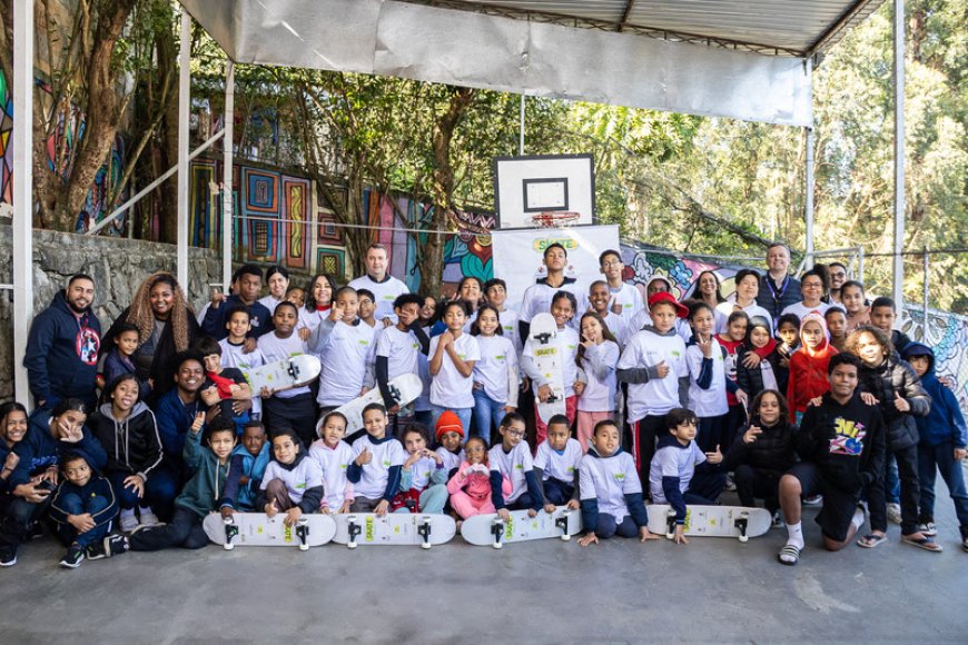 Com apoio da Motiva, programa Escola Skate Brasil inaugura polo em São Paulo para ensinar o esporte a alunos da rede pública