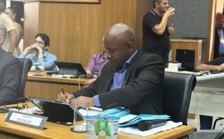 Vereador Reinaldo Santos - APROVADO EM CAJAMAR O PROJETO ''JALECO ROSA''