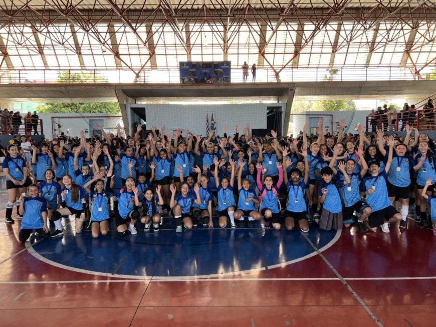 Mais de 450 crianças participam do 3º Festival de Mini vôlei de Cajamar