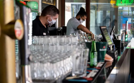 Crise do metanol derruba vendas de bares e restaurantes no país, mas impacto é menor em São Paulo