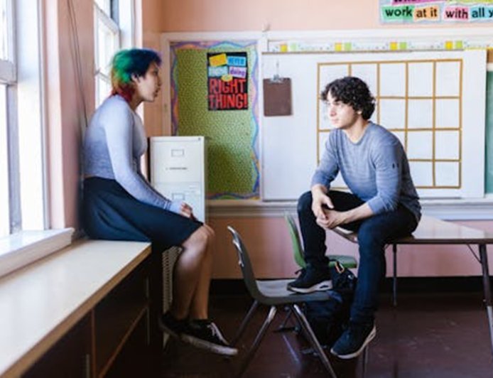 Leio, escrevo, mas não falo: por que tantos brasileiros têm dificuldades na conversação em inglês?