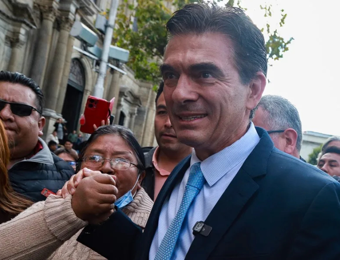 Rodrigo Paz é eleito presidente da Bolívia