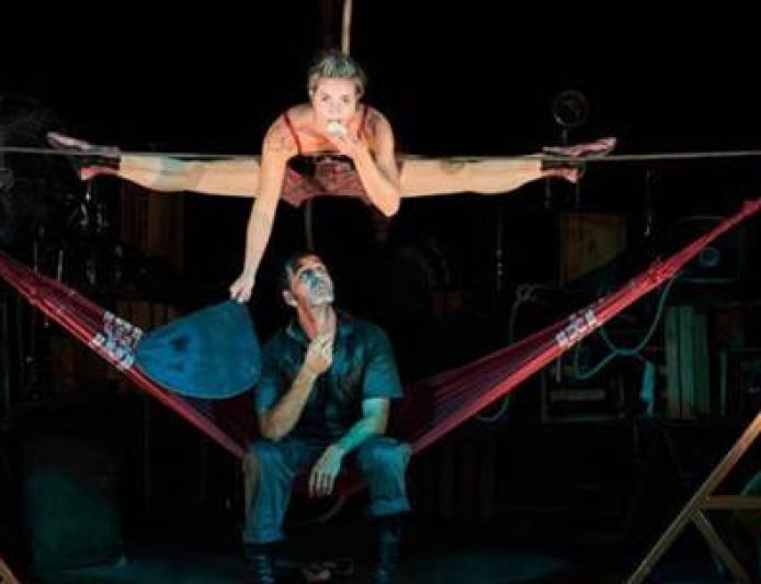 Trilogia Vizinhos, Balbúrdia e Cachimônia espetáculo que mistura acrobacia e performance no Sesc Belenzinho