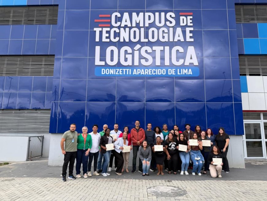 Prefeitura entrega certificados da primeira turma do Curso de Informática Básica com Inclusão Digital