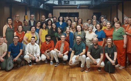 No próximo dia 10 de dezembro, quarta-feira, a  Cia. Canto Vivo, coral de Jundiaí com 39 anos de história, realiza um ensaio aberto pra quem quiser participar e cantar junto com o coral. O ensaio acontece numa escola no Vianelo (Jundiaí) , das 19:30 às 21h. Não é necessária experiência, o único requisito é que os interessados tenham mais de 18 anos.