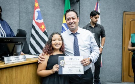 Vereador Saulo participa da posse dos Vereadores Mirins e apadrinha a estudante Ingrid da EMEB Realino.