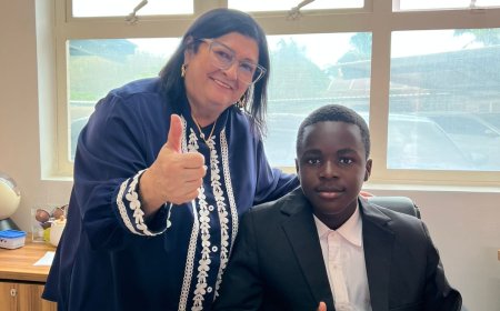 Vereadora Izelda participa da posse dos Vereadores Mirins da 1ª Legislatura de 2026 e apadrinha aluno da EMEB Fernando Pupo Massagardi