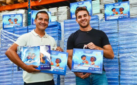 Kauan acompanha confecção das apostilas escolares do Sistema Cajamar de Ensino