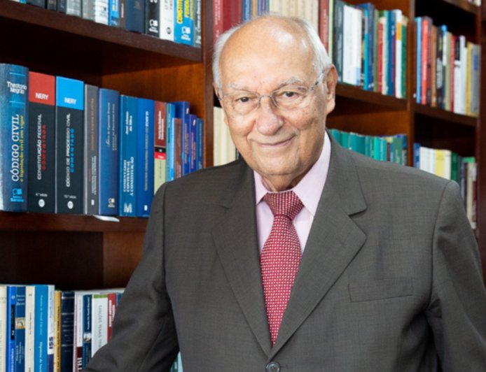 Por uma bússola moral para o País