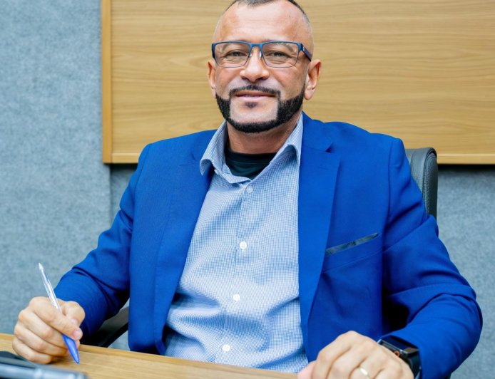 Vereador Flávio Comajo sugere adesão ao programa Escola Mais Bonita