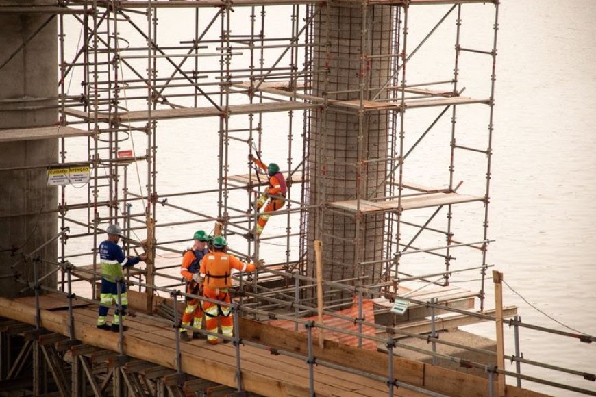 Desemprego atinge menor nível da série histórica e mercado de trabalho registra recordes em 2025