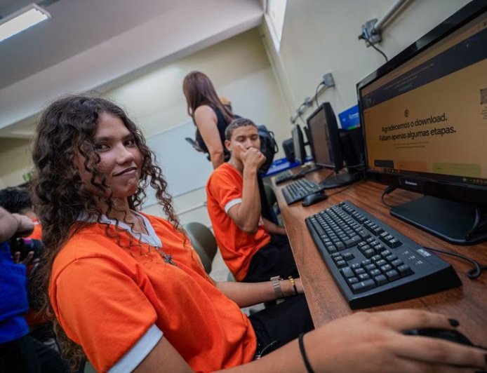 Governo do Brasil cria 325 novos pontos de inclusão digital e informática em São Paulo