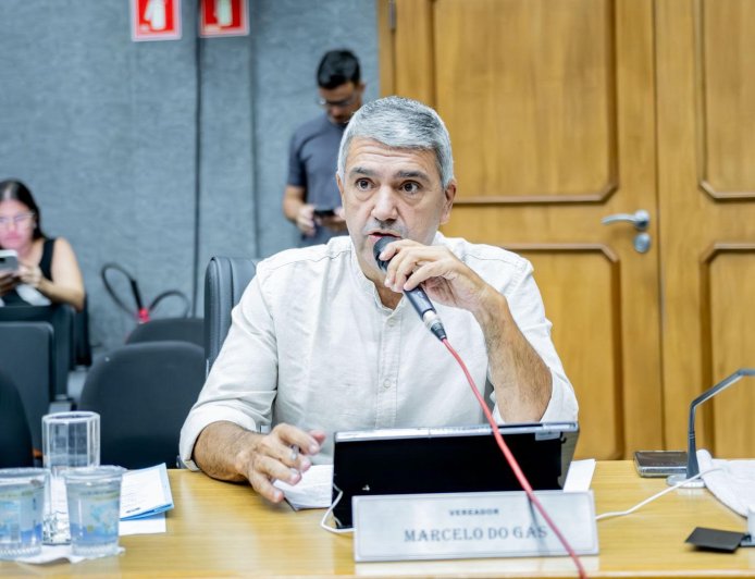 O vereador Marcelo do Gás apresentou requerimento solicitando ao prefeito Kauan Berto Sousa Santos informações sobre terrenos abandonados ou sem manutenção no município