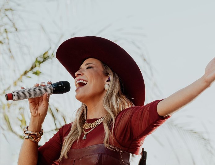 Elis Justi divulga clipe da romântica “Insônia da madrugada”