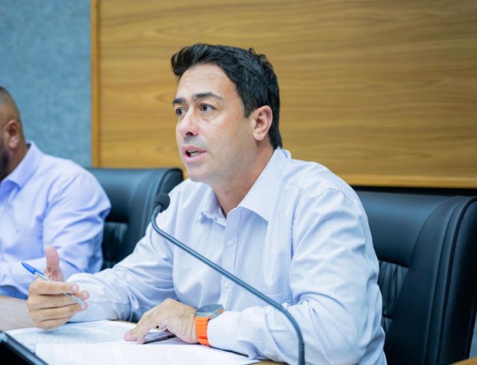 Vereador Saulo propõe inclusão de cônjuge nas justificativas médicas de servidores municipais