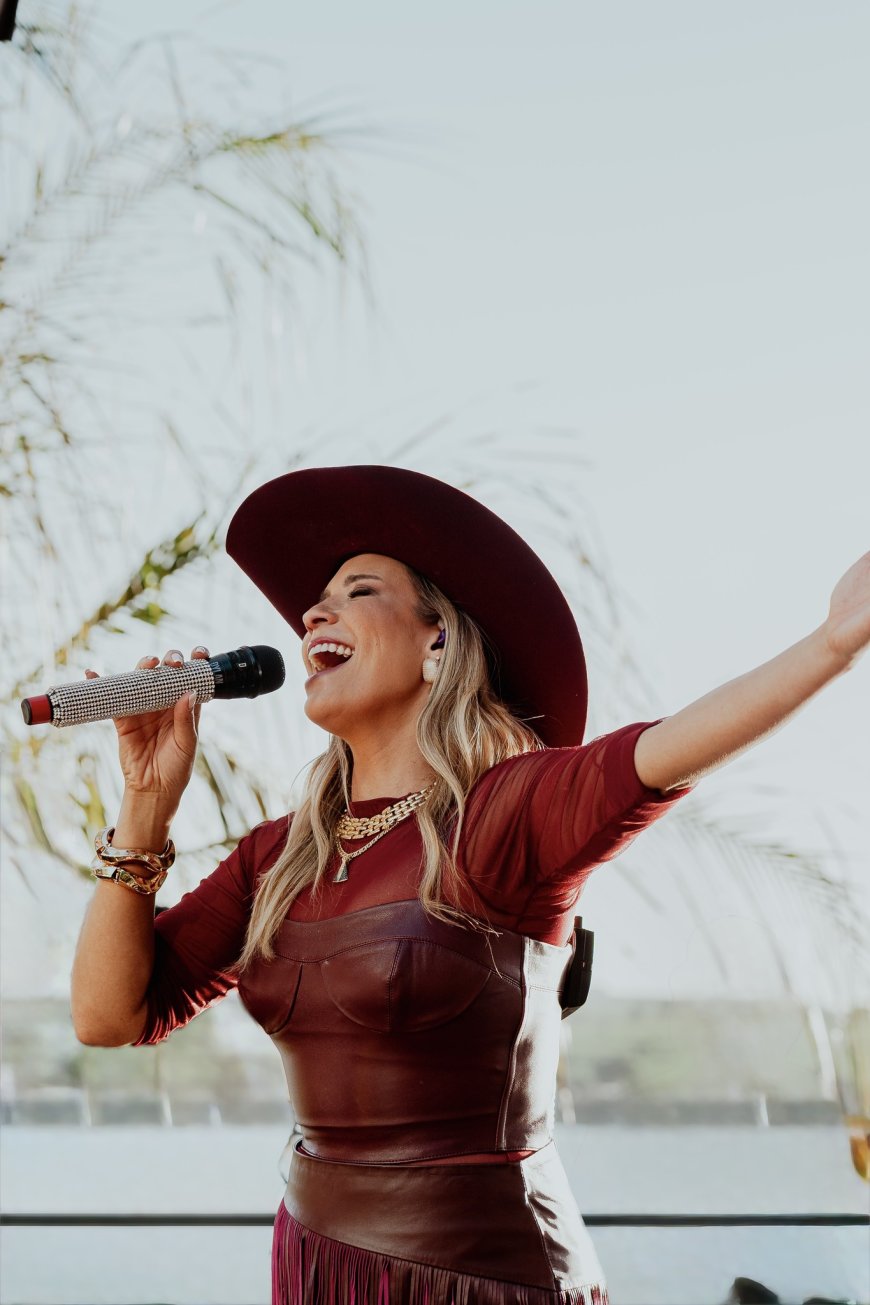 Elis Justi divulga clipe da romântica “Insônia da madrugada”