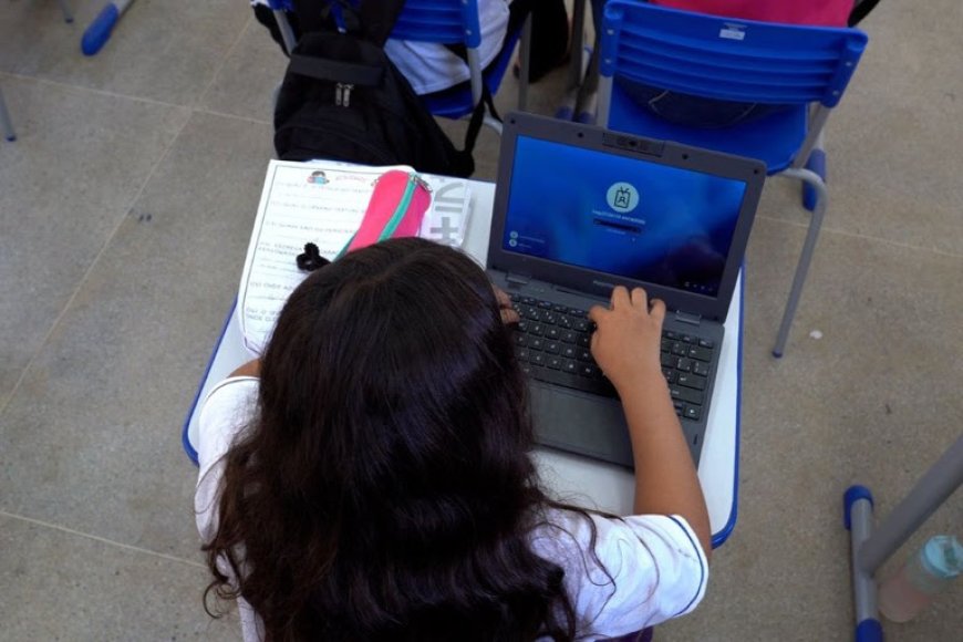 Acesso à internet em escolas da rede pública de São Paulo chega a 98,5% em 2025