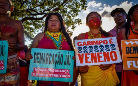 Acampamento Terra Livre inicia atividades do Abril Indígena, em Brasília (DF)