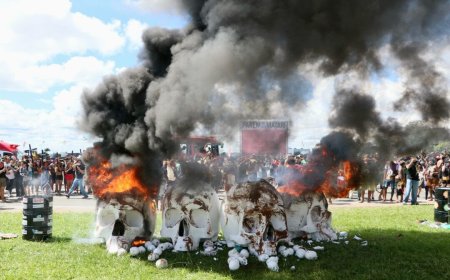 Indígenas marcham em Brasília e cobram de Lula avanço nas demarcações