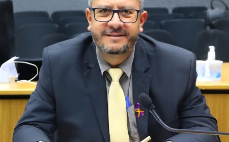 Na sessão do dia 8 de abril, o Vereador Adriano Enfermeiro