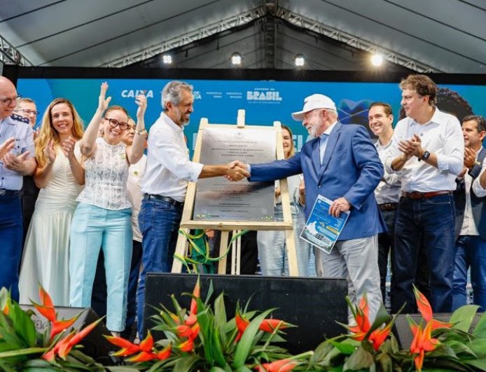 “Investir na educação é sagrado”, diz Lula ao celebrar 2 anos do Pé-de-Meia e inaugurar alojamento do ITA Ceará