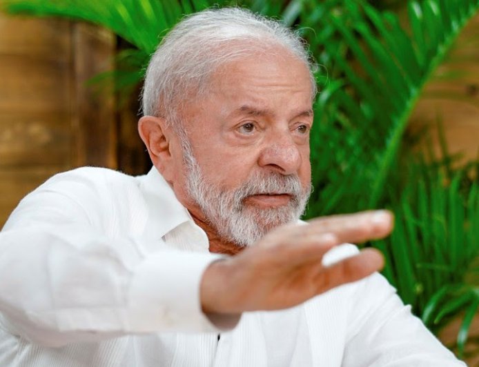 "Nunca na história do Brasil houve tanto atendimento aos prefeitos quanto agora”, diz Lula, em Salvador