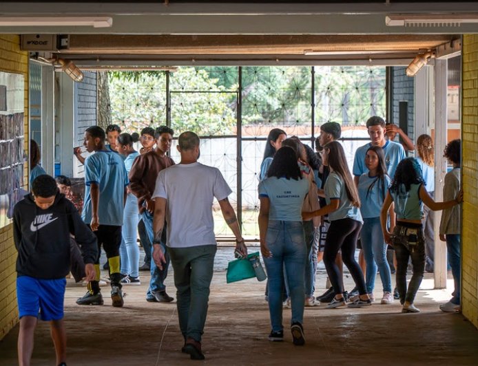 Após dois anos de Pé-de-Meia, abandono escolar em SP cai 33%