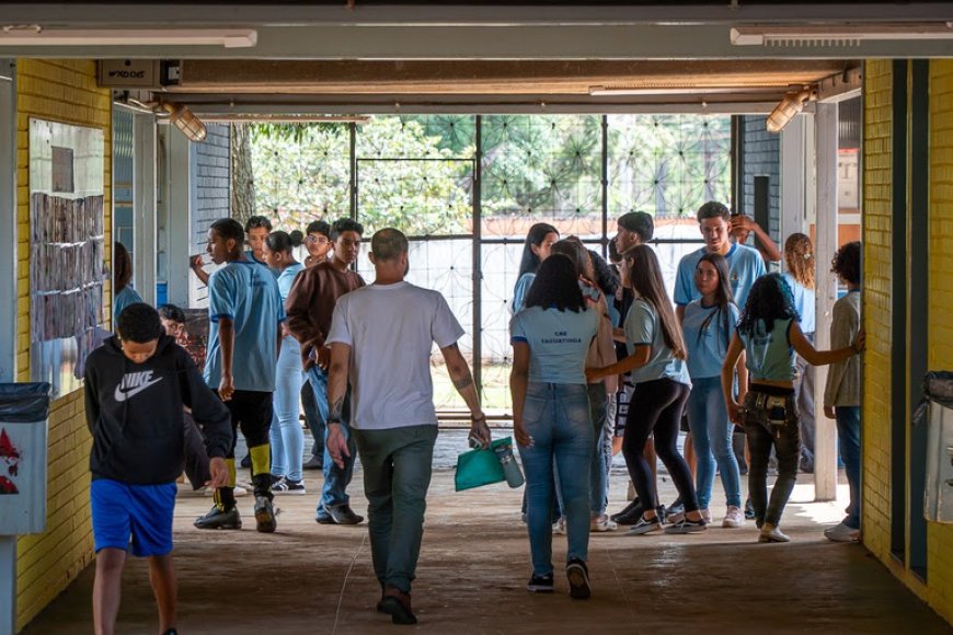 Após dois anos de Pé-de-Meia, abandono escolar em SP cai 33%