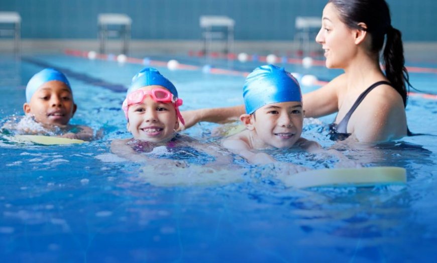 Aulas gratuitas de natação continuam com inscrições abertas em Cajamar