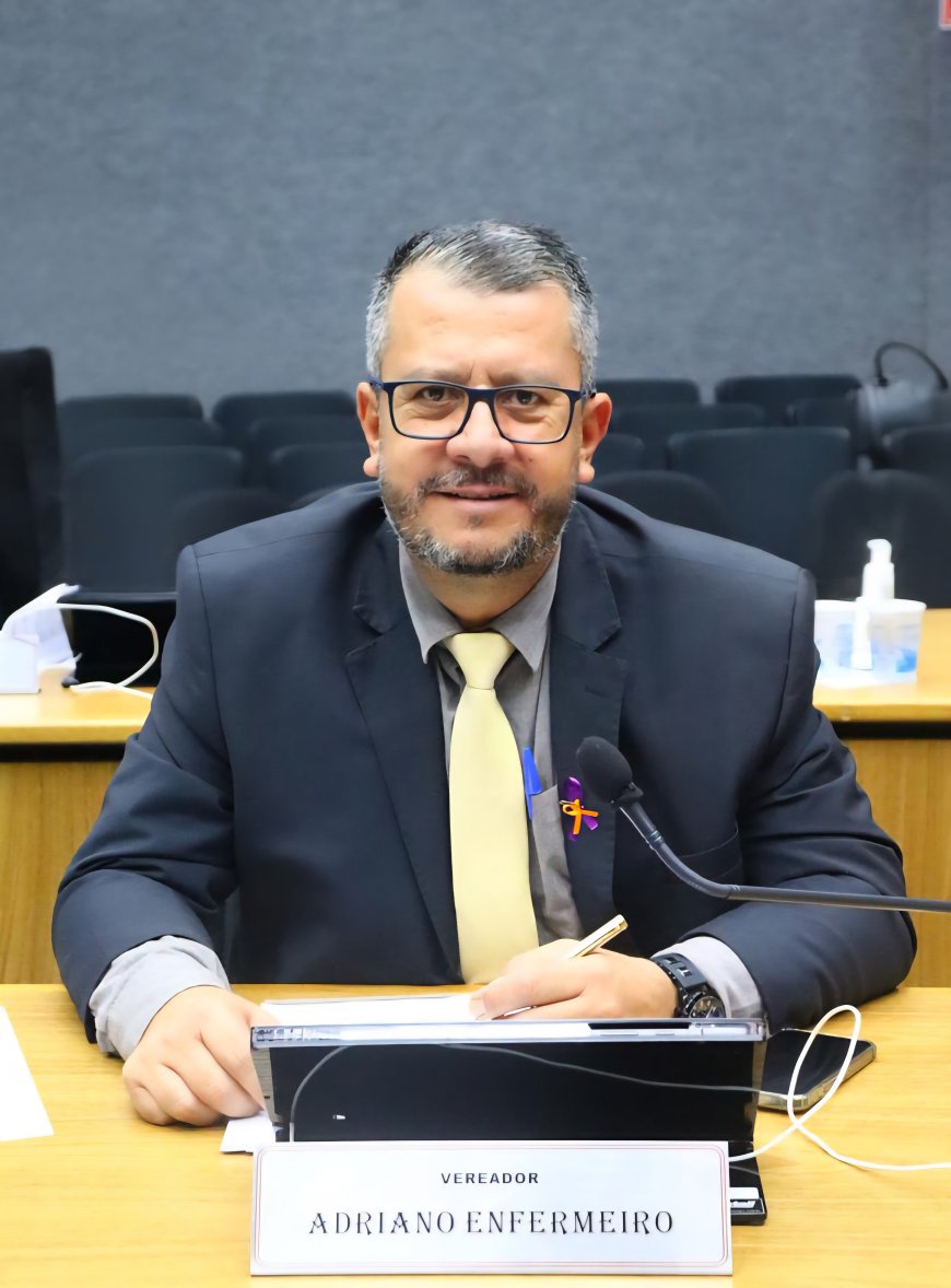 Na sessão do dia 8 de abril, o Vereador Adriano Enfermeiro